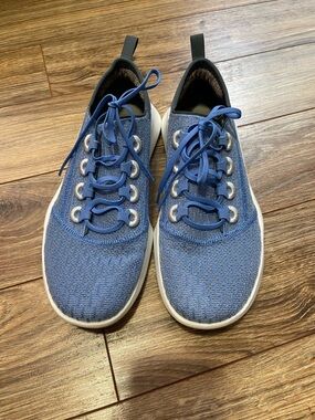 Women’s Allbirds sneakers